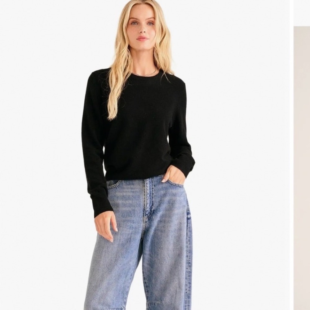 NAADAM Black Cashmere Sweater Size Medium